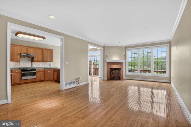 803 WHISPERING BROOKE DR, Newtown Square, PA 19073
