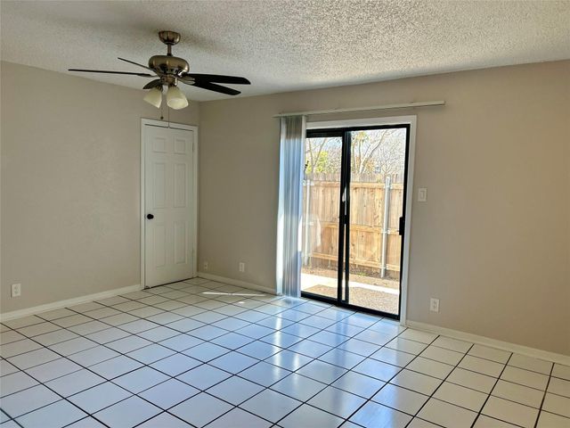 2804 Skyway CIR 101, Austin, TX 78704