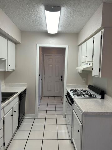 2804 Skyway CIR 101, Austin, TX 78704
