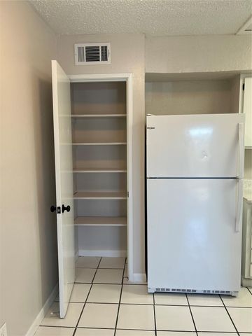 2804 Skyway CIR 101, Austin, TX 78704
