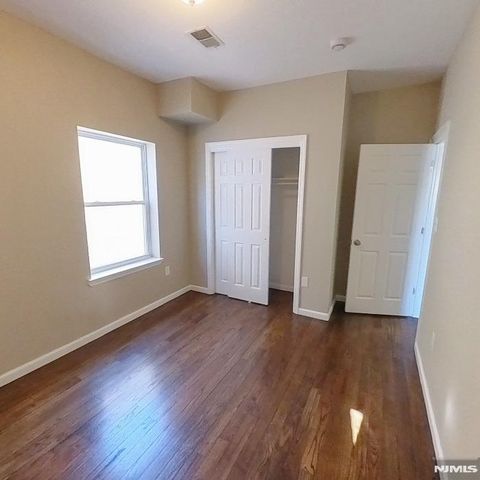 547 Elm Street, Kearny, NJ 07032