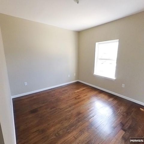 547 Elm Street, Kearny, NJ 07032