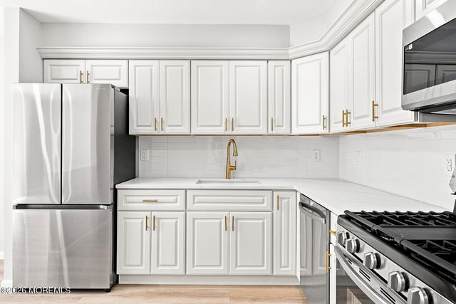 47 Oak Lane, Eatontown, NJ 07724