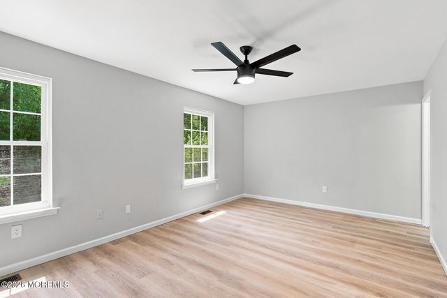 47 Oak Lane, Eatontown, NJ 07724