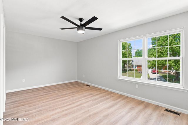 47 Oak Lane, Eatontown, NJ 07724