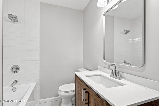 47 Oak Lane, Eatontown, NJ 07724