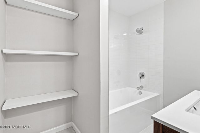 47 Oak Lane, Eatontown, NJ 07724