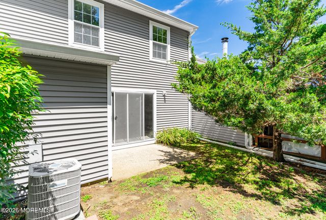 47 Oak Lane, Eatontown, NJ 07724