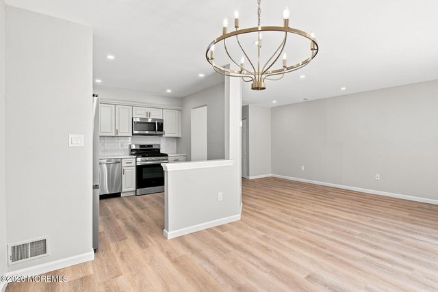 47 Oak Lane, Eatontown, NJ 07724