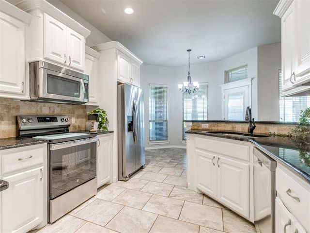 1059 Fox Run Lane, Blanchard, OK 73010