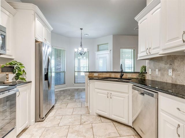 1059 Fox Run Lane, Blanchard, OK 73010