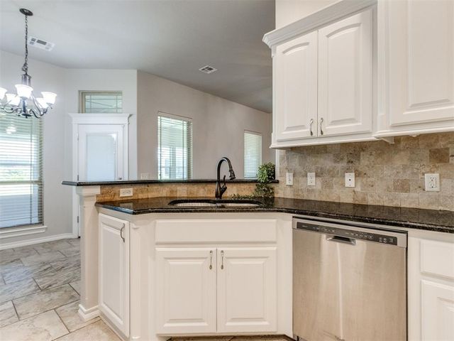1059 Fox Run Lane, Blanchard, OK 73010