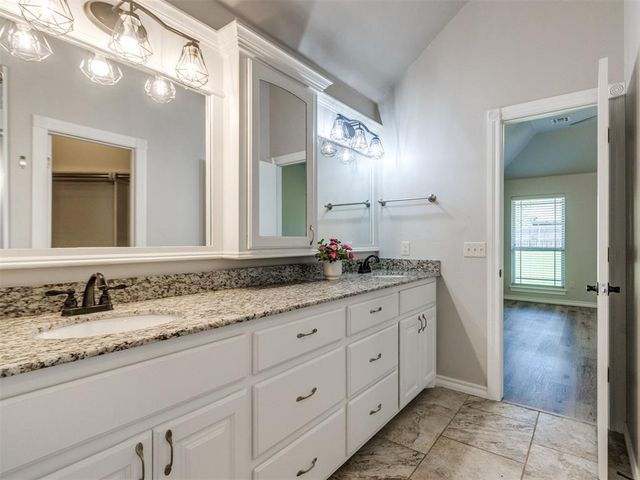 1059 Fox Run Lane, Blanchard, OK 73010
