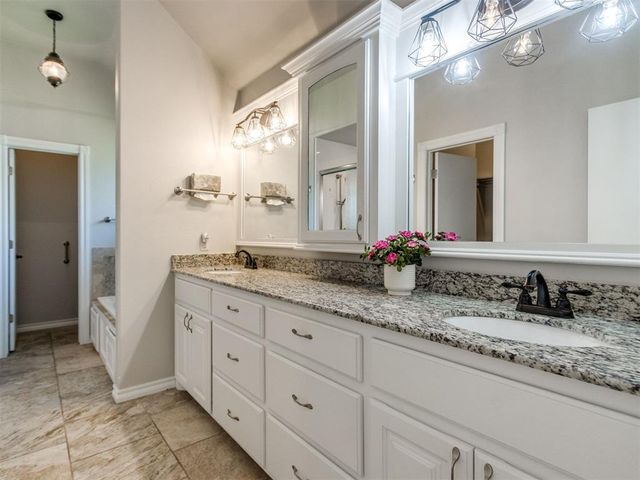 1059 Fox Run Lane, Blanchard, OK 73010