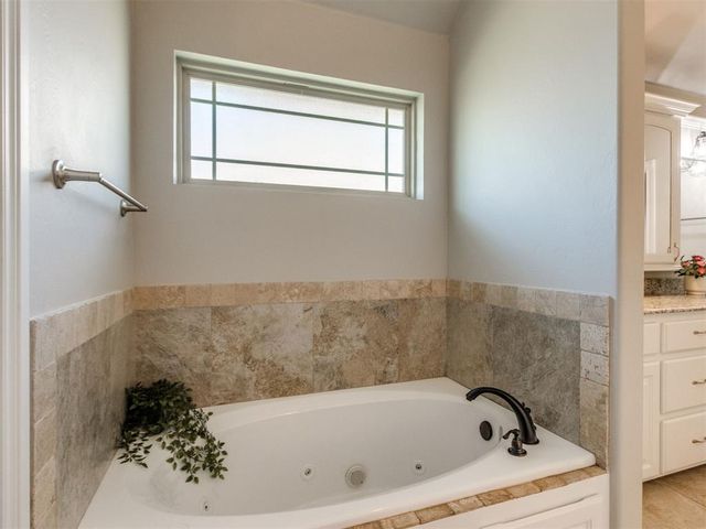 1059 Fox Run Lane, Blanchard, OK 73010