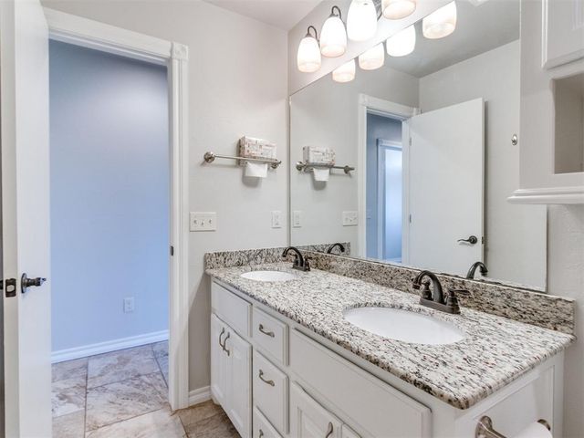 1059 Fox Run Lane, Blanchard, OK 73010