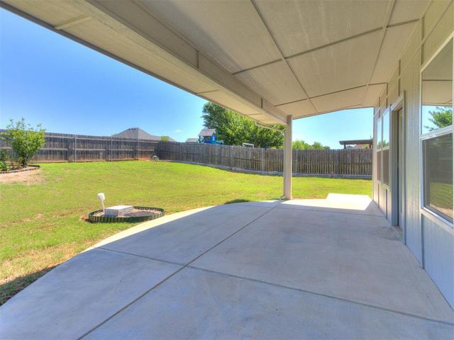 1059 Fox Run Lane, Blanchard, OK 73010