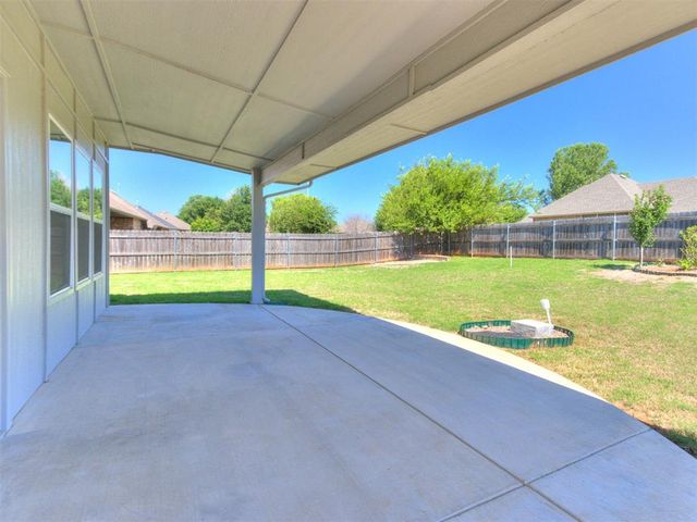 1059 Fox Run Lane, Blanchard, OK 73010