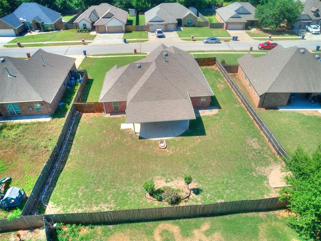 1059 Fox Run Lane, Blanchard, OK 73010