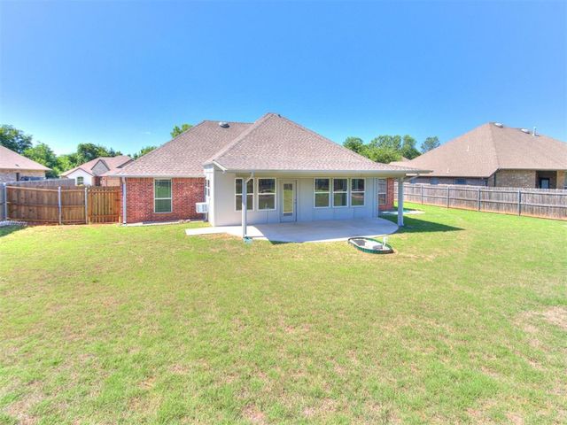 1059 Fox Run Lane, Blanchard, OK 73010