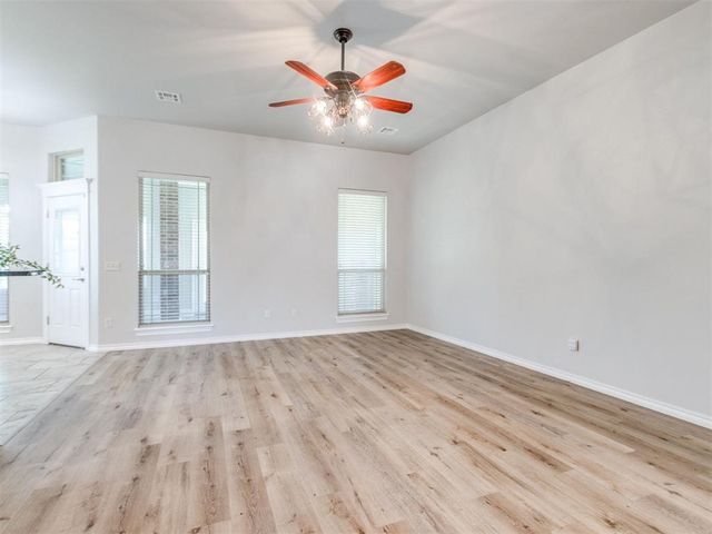 1059 Fox Run Lane, Blanchard, OK 73010