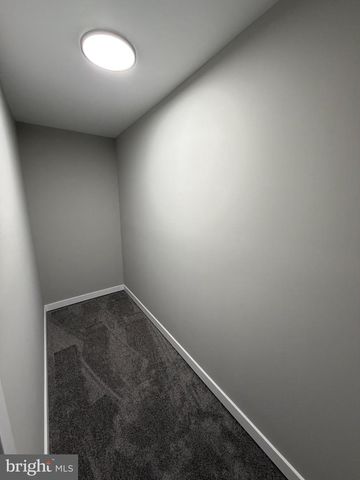 105 E DEL A VUE AVE, Carneys Point, NJ 08069