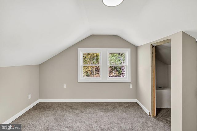 105 E DEL A VUE AVE, Carneys Point, NJ 08069