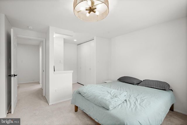8234 CRESTMONT CIR, Springfield, VA 22153