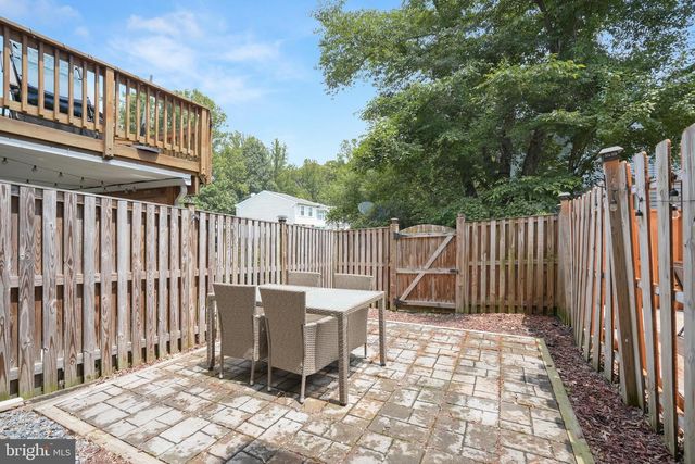 8234 CRESTMONT CIR, Springfield, VA 22153