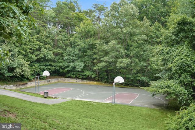 8234 CRESTMONT CIR, Springfield, VA 22153