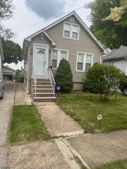 2509 Ogden St, Linden City, NJ 07036