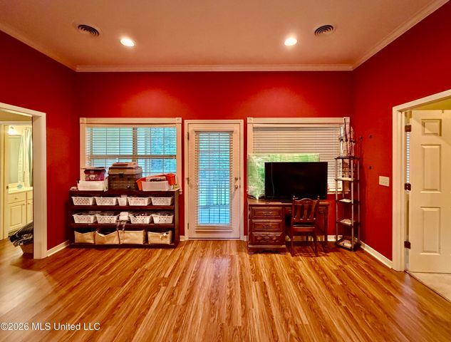 211 S Twin Lakes, Clinton, MS 39056