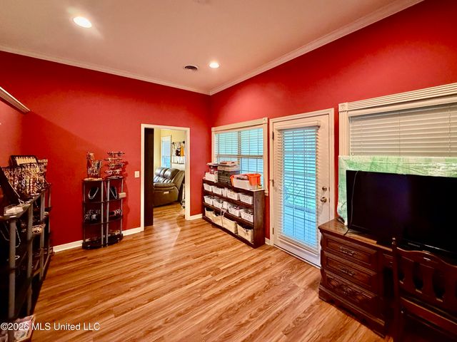 211 S Twin Lakes, Clinton, MS 39056