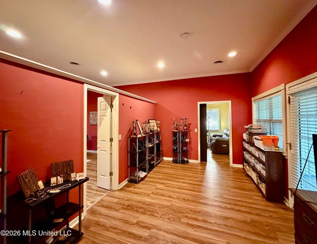 211 S Twin Lakes, Clinton, MS 39056