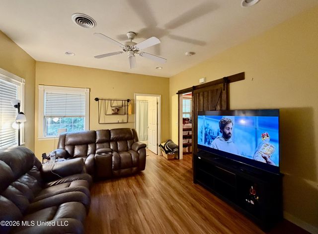 211 S Twin Lakes, Clinton, MS 39056
