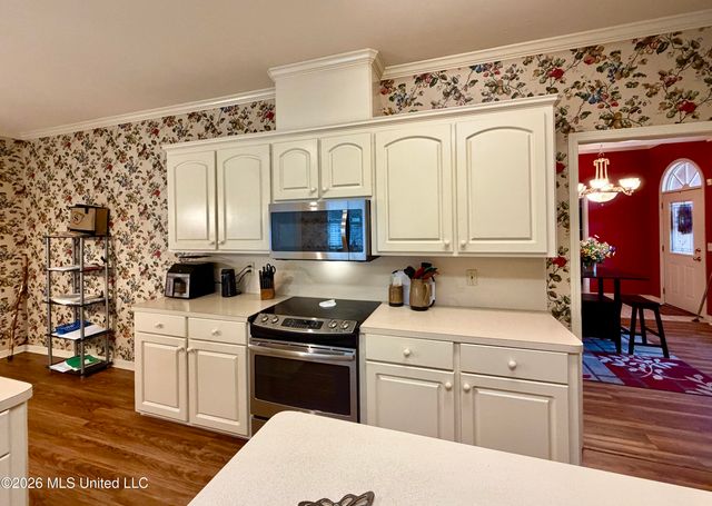 211 S Twin Lakes, Clinton, MS 39056