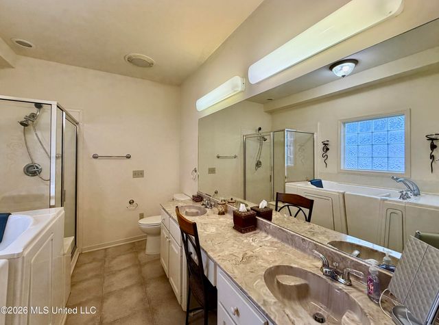211 S Twin Lakes, Clinton, MS 39056