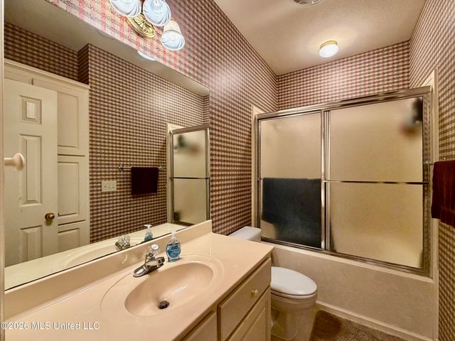 211 S Twin Lakes, Clinton, MS 39056