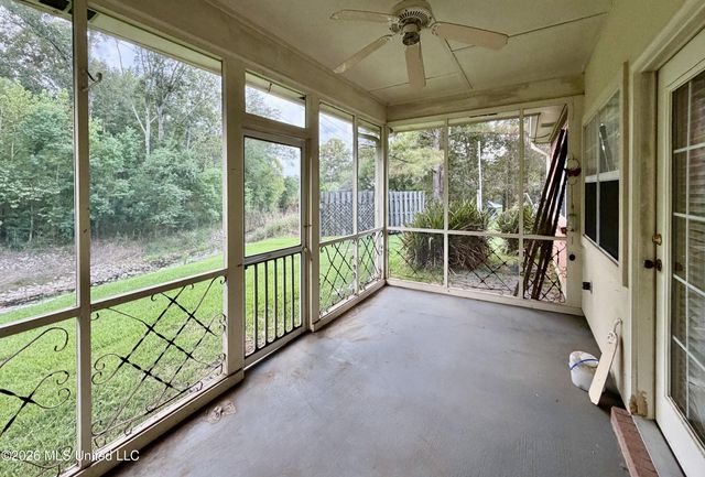211 S Twin Lakes, Clinton, MS 39056