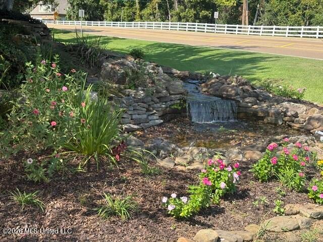 211 S Twin Lakes, Clinton, MS 39056