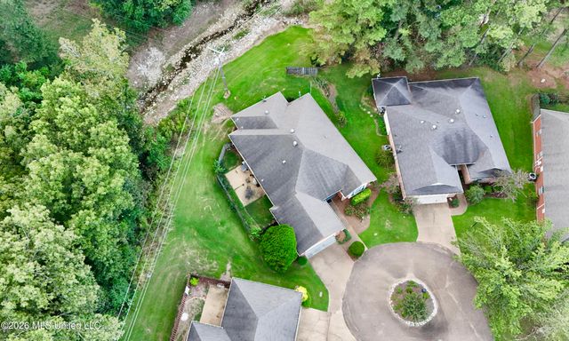 211 S Twin Lakes, Clinton, MS 39056