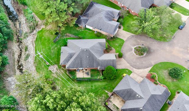 211 S Twin Lakes, Clinton, MS 39056