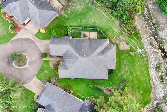 211 S Twin Lakes, Clinton, MS 39056