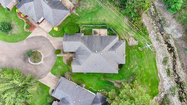 211 S Twin Lakes, Clinton, MS 39056