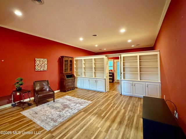 211 S Twin Lakes, Clinton, MS 39056