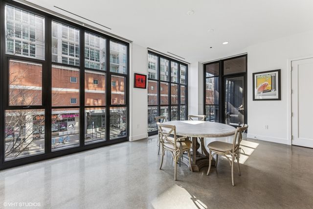 900 W Washington Boulevard 202, Chicago, IL 60607
