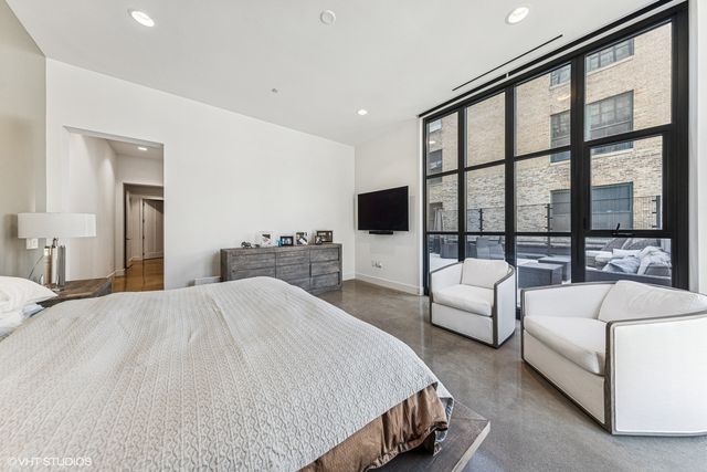 900 W Washington Boulevard 202, Chicago, IL 60607