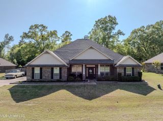 7283 Southbranch Parkway, Olive Branch, MS 38654