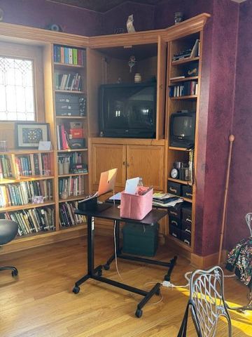 211 W 10th Street, Michigan City, IN 46360