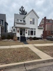 211 W 10th Street, Michigan City, IN 46360